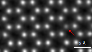 Ниже – снимок атомов серы.