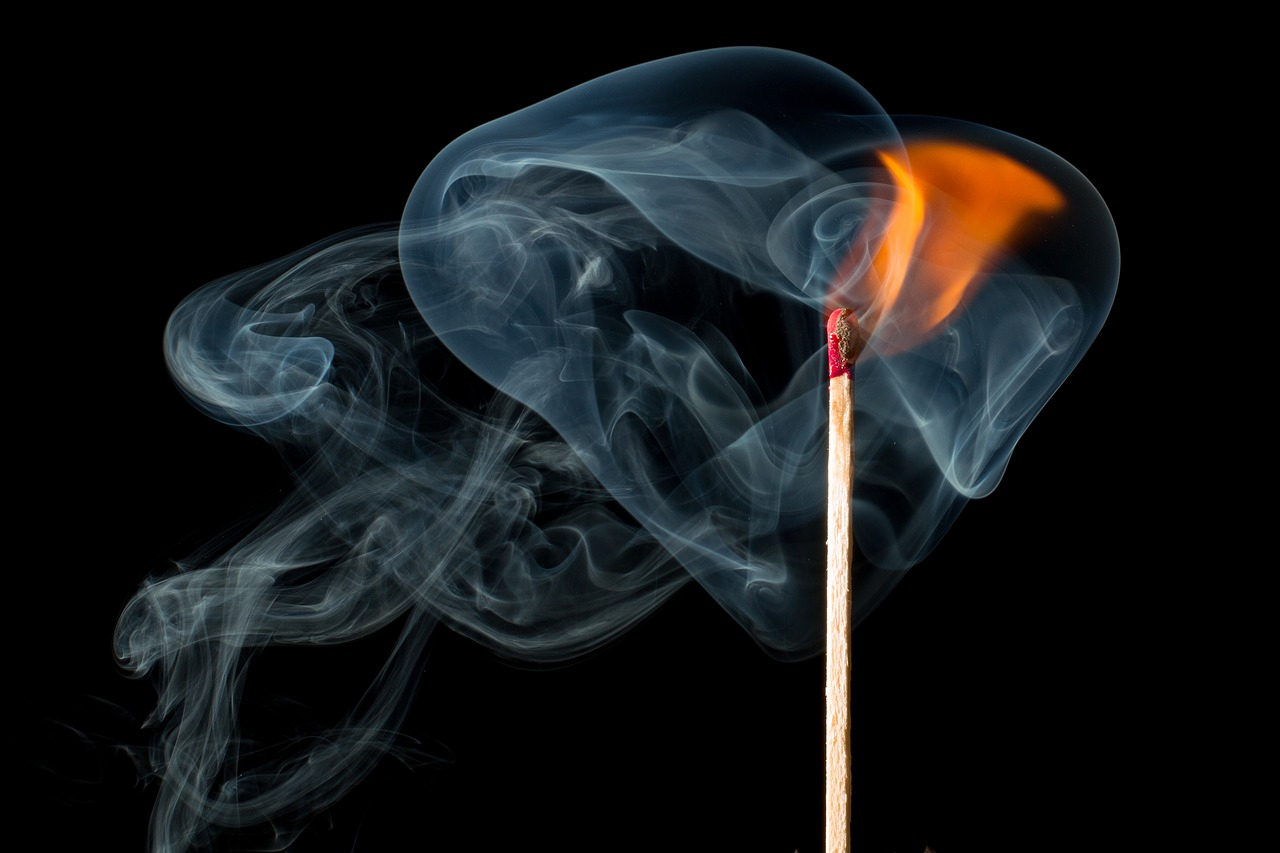 Запах дыма, бензина и чем объясняется их распространение в воздухе: теория