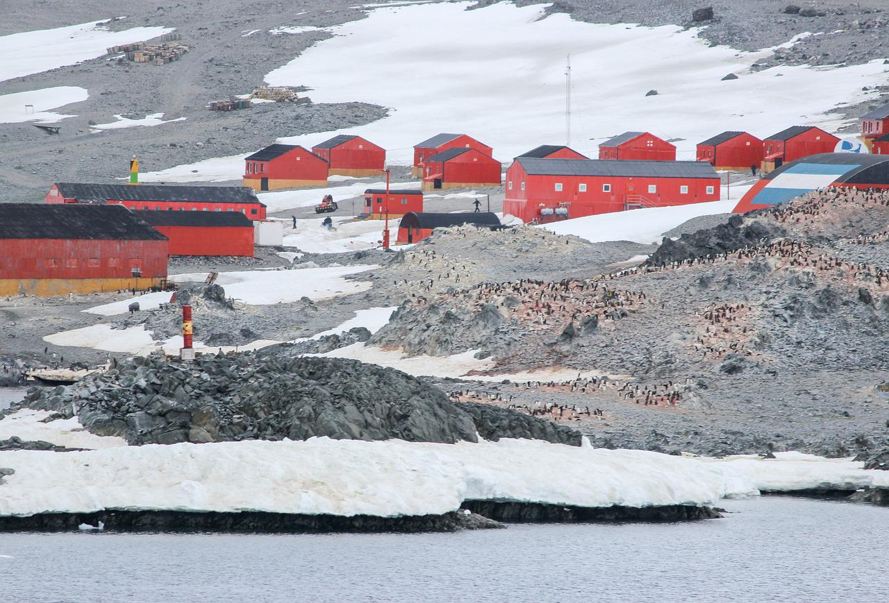 Антарктида и полярные научные станции, базы России: где расположены