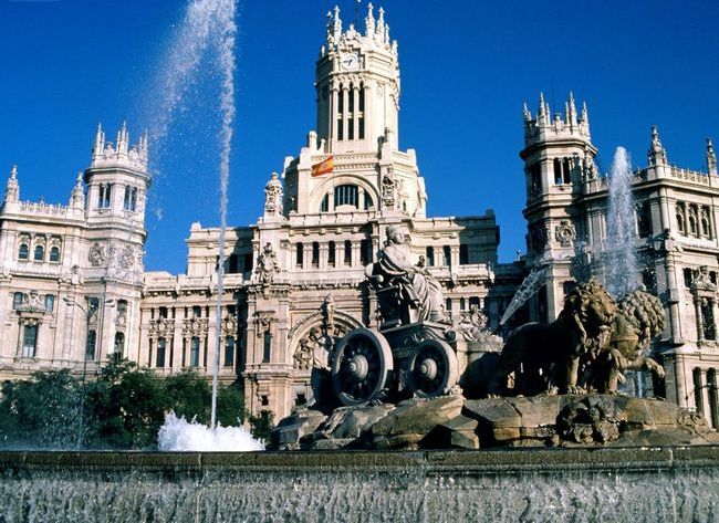 Барселона, примеры работ скульптура Антонио Гауди