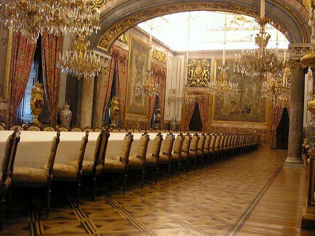 Тронный зал в королевском дворце