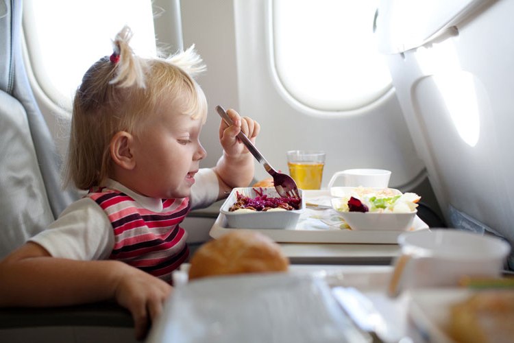 Питание ребенка в самолете