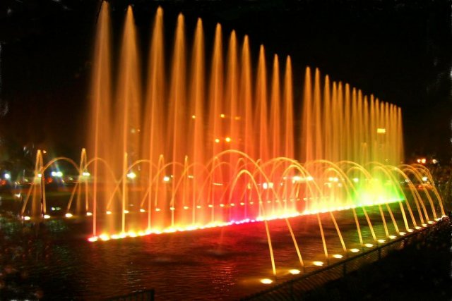 Комплекс фонтанов на Московской площади