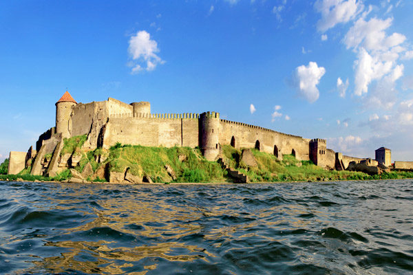 Вид на Белгород-Днестровскую крепость с лимана