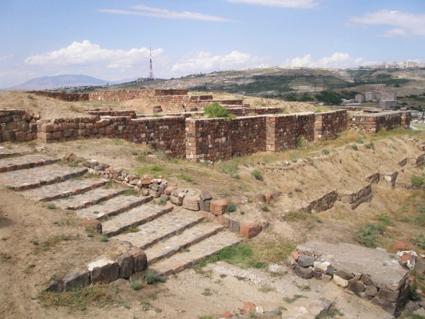 Остатки крепости Эребуни
