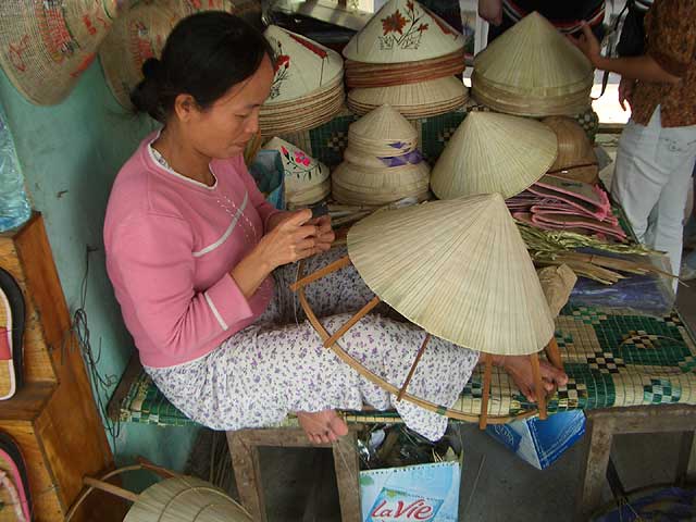 Шопинг во Вьетнаме - шляпы