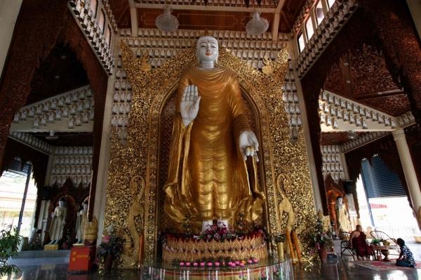 Храм десяти тысяч Будд (Аир Хитам)