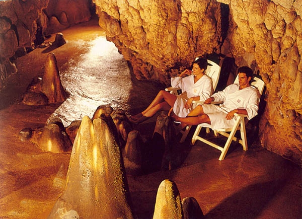 Оздоровительный туризм в пещере