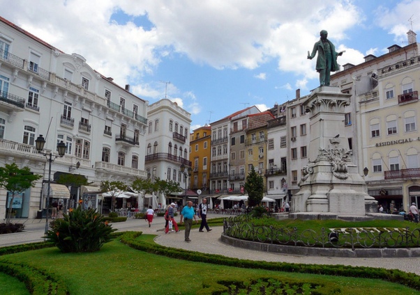 Площадь Largo da Portagem