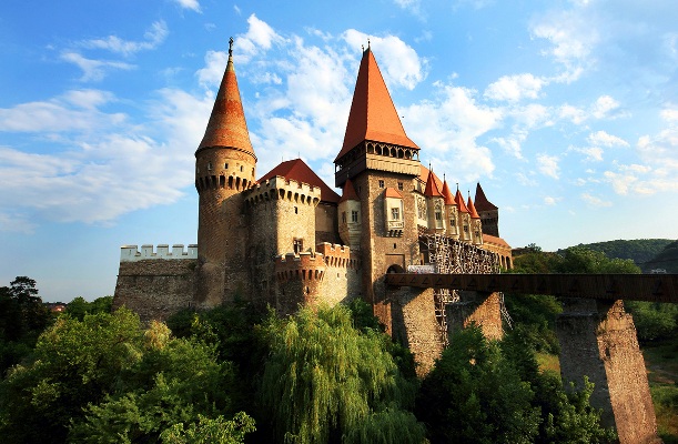Замок Корвинов в Румынии