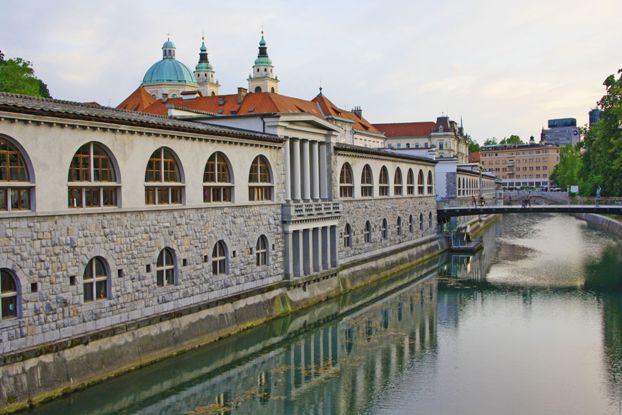 Набережная в городе Любляна, Словения
