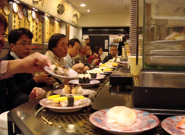 Ленточные суши бары в Японии