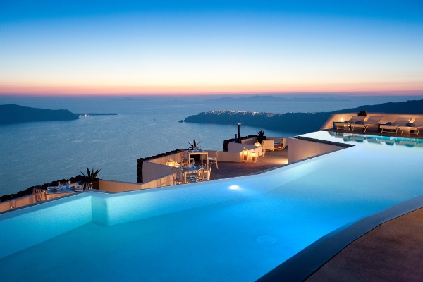 Закат, бассейн в отеле GRACE SANTORINI, Греция