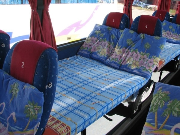 Лежачие места в автобусе