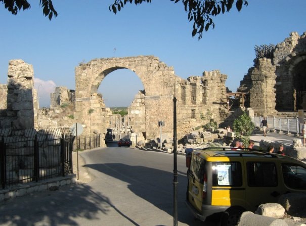 Триумфальная арка Сиде