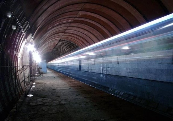 Станция метро «Заречная»
