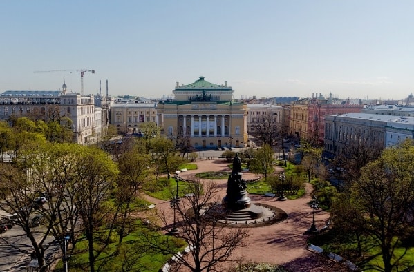 популярные площади в санкт петербурге