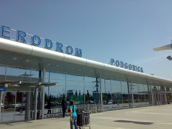 Аэропорт в Подгорице, добраться в Черногорию из Украины