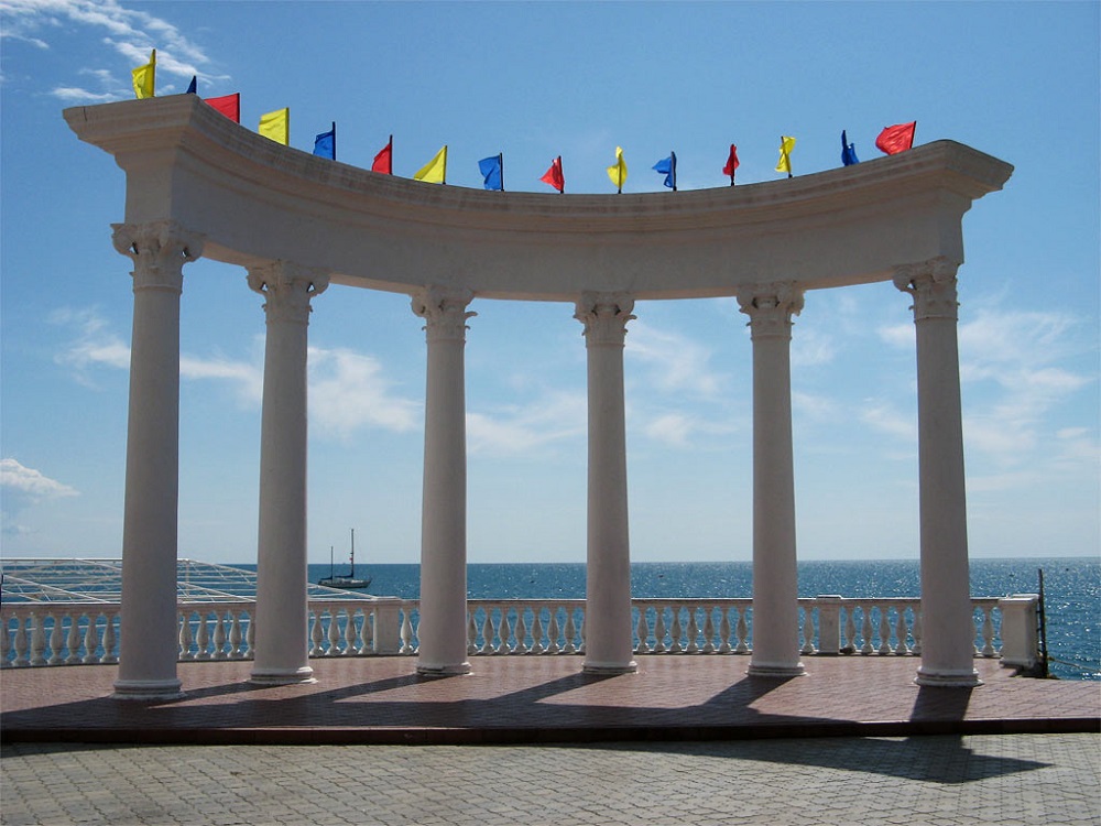 Крым алушта достопримечательности фото с описанием