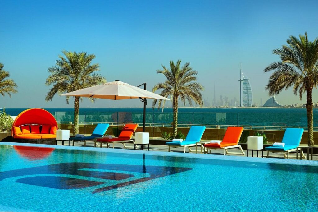 Незабываемый отпуск в отеле Алофт Пальм Джумейра в Дубае