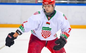 Игрок сборной Беларуси по хоккею