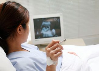 Как влияет курение на беременность?
