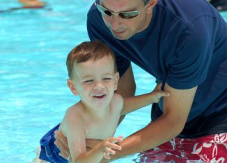 Учим ребёнка плавать в разных возрастах