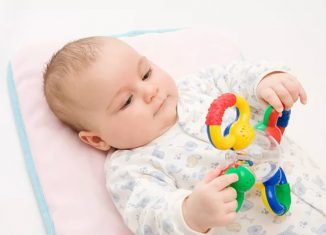 Как выбрать правильную погремушку для малыша
