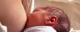 Беременность и роды: кормление малыша в роддоме