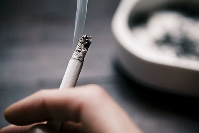 Одна сигарета в день, неделю: что будет, если некурящий попробует покурить
