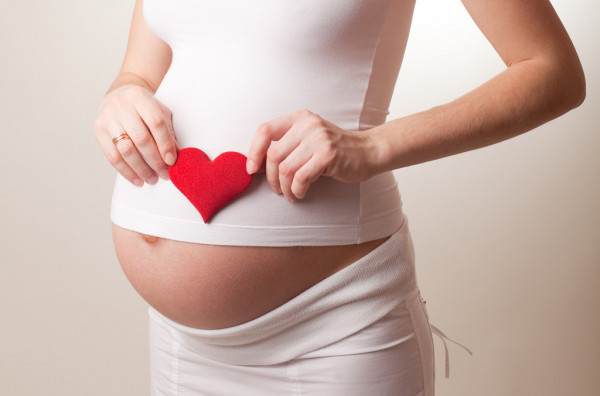 Что запрещено во время беременности по народным приметам: можно или нет делать фото