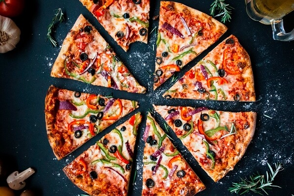 Рецепт вкусной тонкой пиццы как в пиццерии в домашних условиях