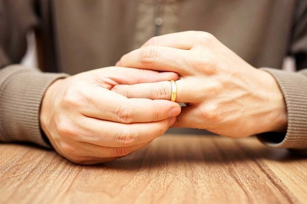 Молитва от развода и как отвадить бывшую жену от мужа: заговор на лад