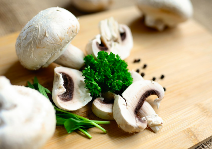 Как сделать грибной соус из сушеных или замороженных лесных грибов?