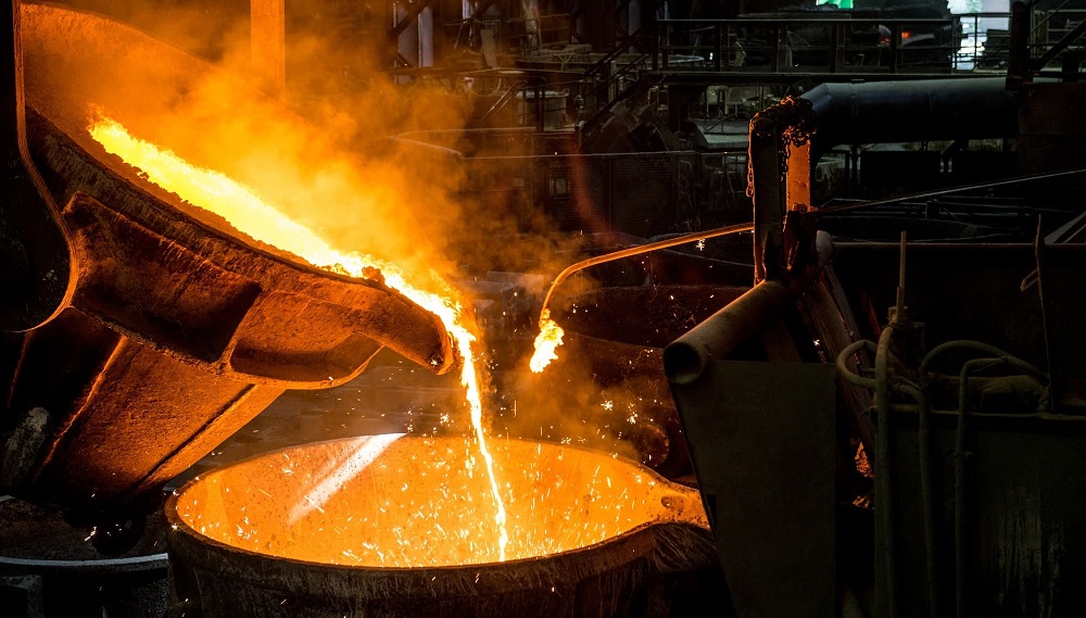 Как проходит производство стали, и какие методы применяются в технологическом процессе?