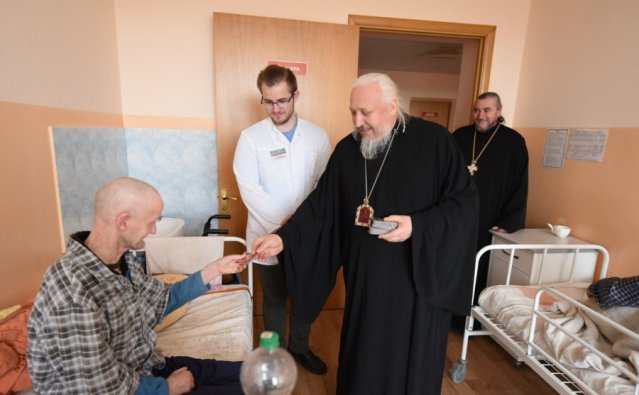 Владыка Стефан посетил Нисимковскую больницу сестринского ухода