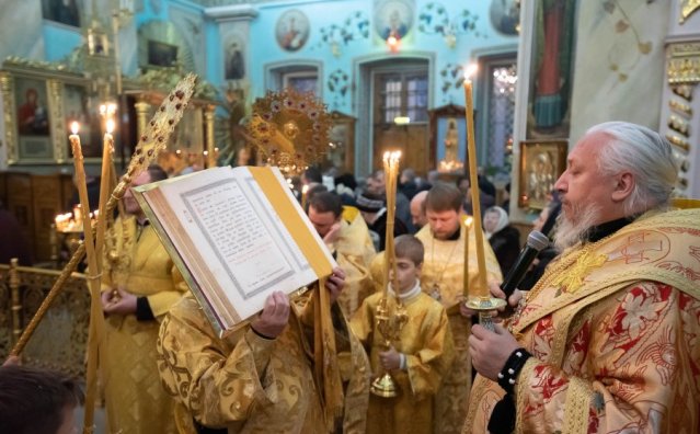 Архиепископ Гомельский и Жлобинский Стефан совершил Всенощное бдение в канун Недели мытаря и фарисея