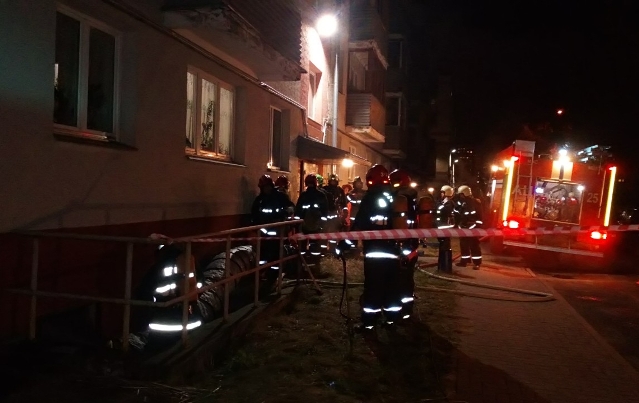 Столичные спасатели ликвидировали пожар в подвале: спасены 2 человека