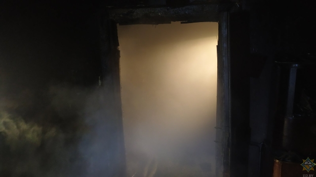В Наровлянском районе при самостоятельном тушении пожара в доме пострадал мужчина
