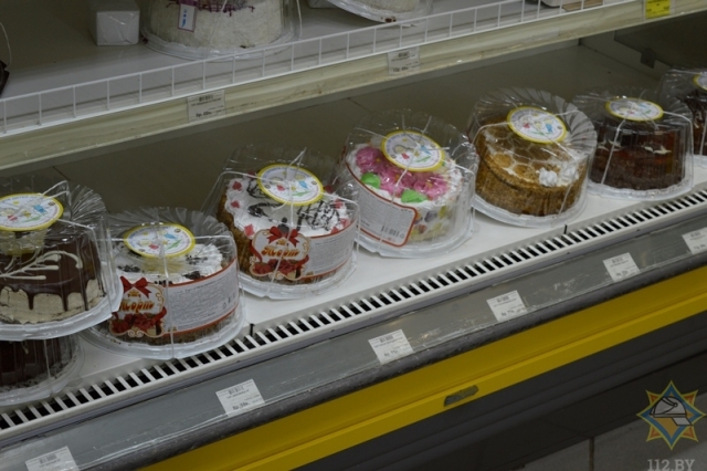 На хлебозаводе в Барановичах пекут тематические мучные сладости