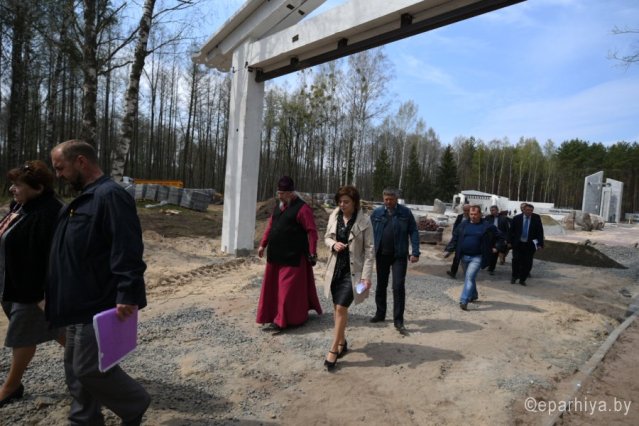 Архиепископ Стефан посетил место будущего мемориального комплекса жертвам сожженных деревень