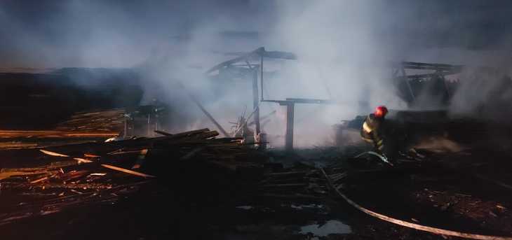 В Логойском районе пожар уничтожил лесопилку