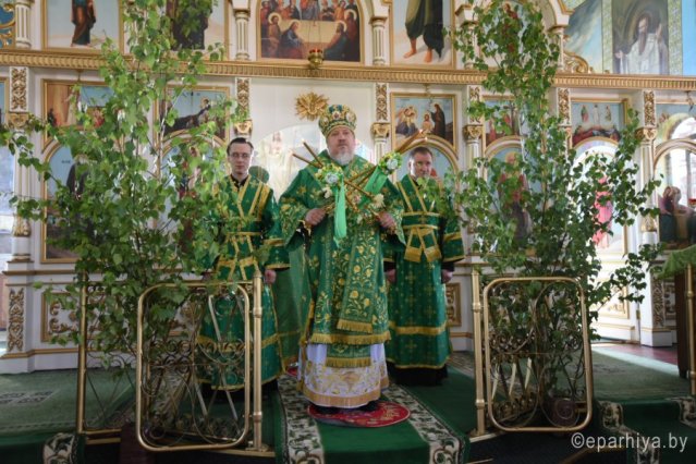 Пятидесятница в Троицком кафедральном соборе Жлобина