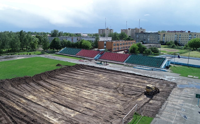 В Калинковичах обновляется городской стадион