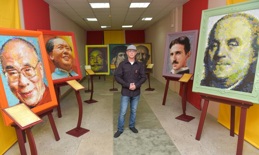В Витебске открылась выставка портретов из монет