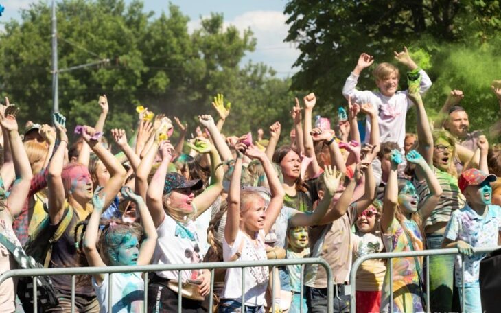 В Могилеве прошел фестиваль красок
