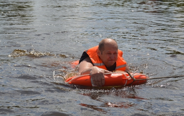 Речицкие спасатели провели тактико-специальные занятия на воде