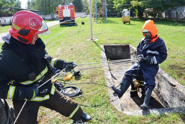 Малоритские пожарные провели учение по боевой подготовке