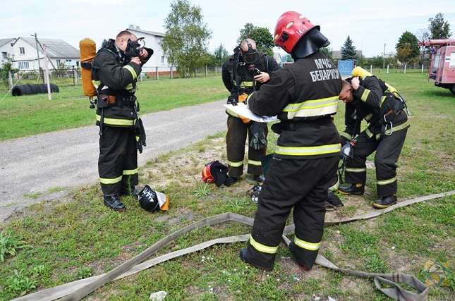 Малоритские пожарные провели учение по боевой подготовке