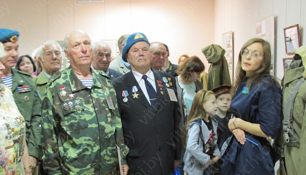 Выставка, приуроченная к 90-летию ВДВ, открылась в Витебске